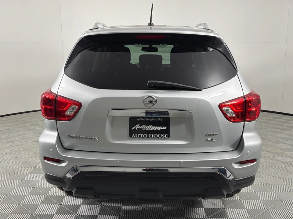 2017 Nissan Pathfinder 4th Gen - Image 5 of 12