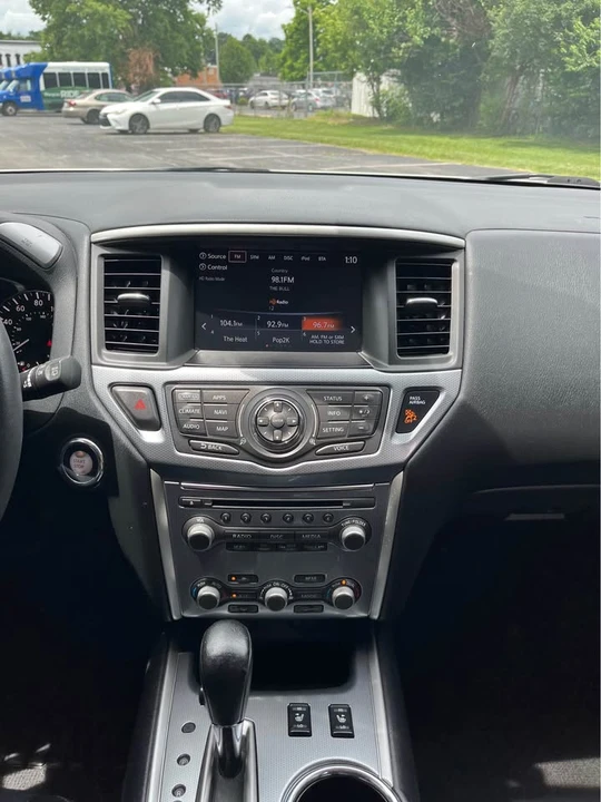 2017 Nissan Pathfinder 4th Gen - Image 17 of 20