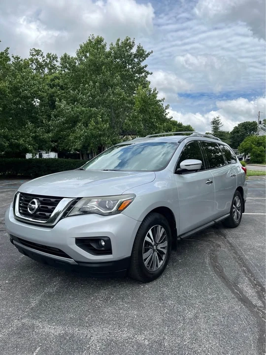 2017 Nissan Pathfinder 4th Gen - Image 3 of 20