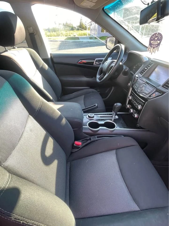 2017 Nissan Pathfinder 4th Gen - Image 9 of 10