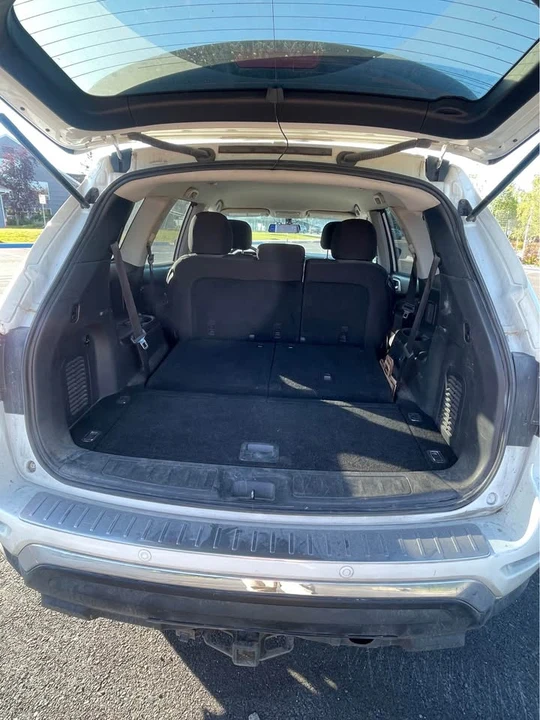 2017 Nissan Pathfinder 4th Gen - Image 5 of 10