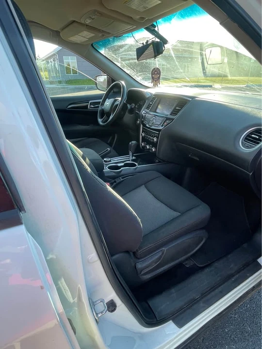2017 Nissan Pathfinder 4th Gen - Image 8 of 10