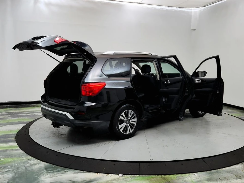 2017 Nissan Pathfinder 4th Gen - Image 11 of 12