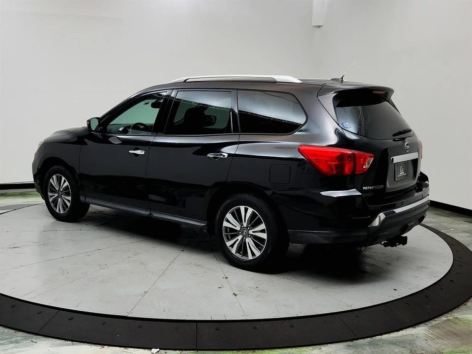 2017 Nissan Pathfinder 4th Gen - Image 7 of 12