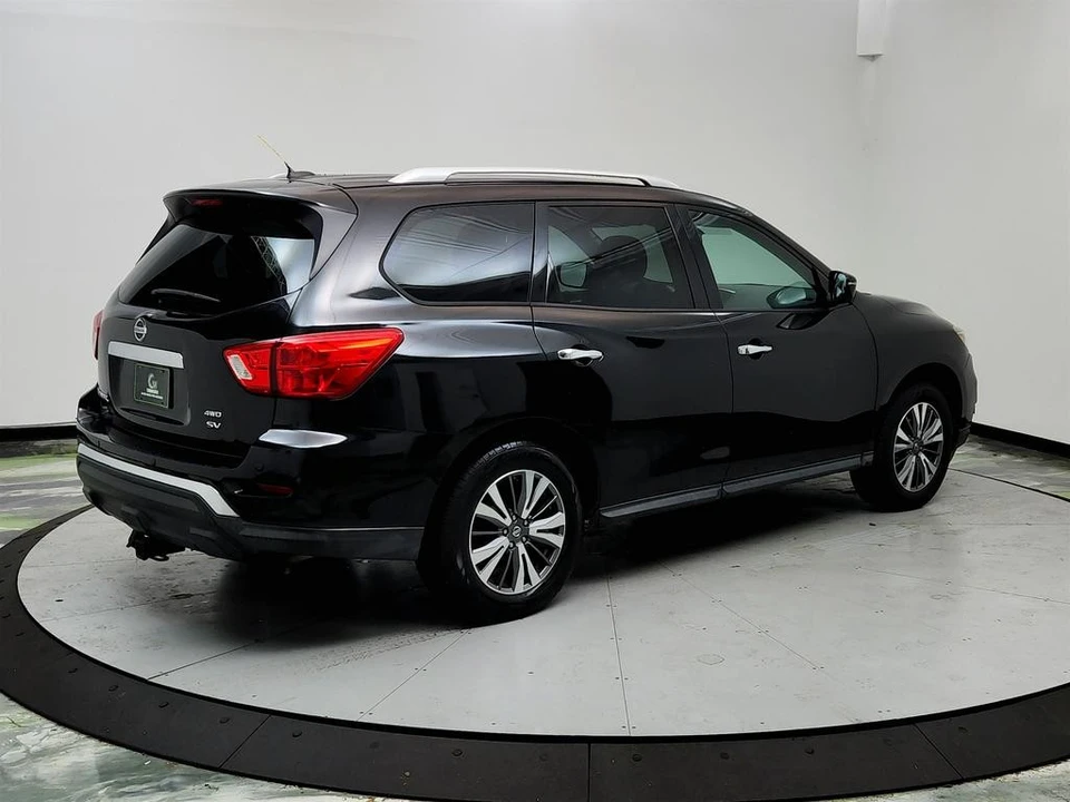 2017 Nissan Pathfinder 4th Gen - Image 5 of 12