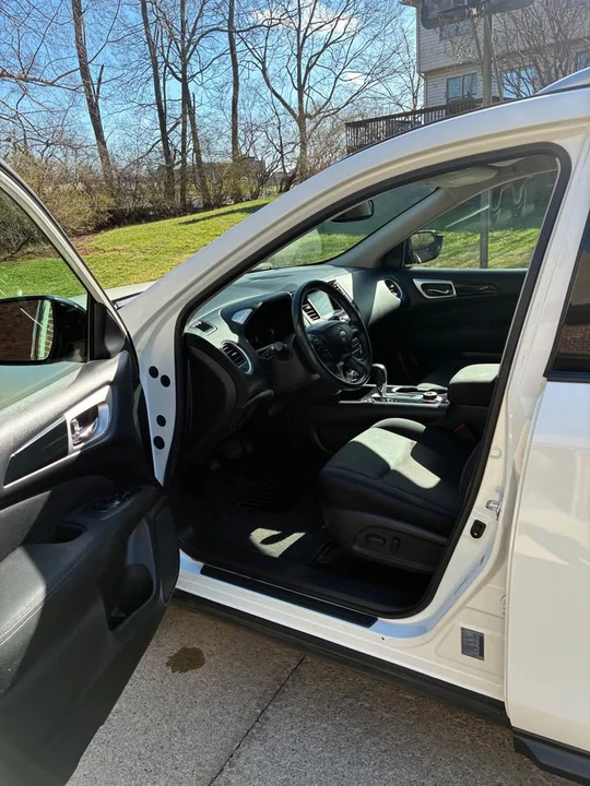 2017 Nissan Pathfinder 4th Gen - Image 5 of 11