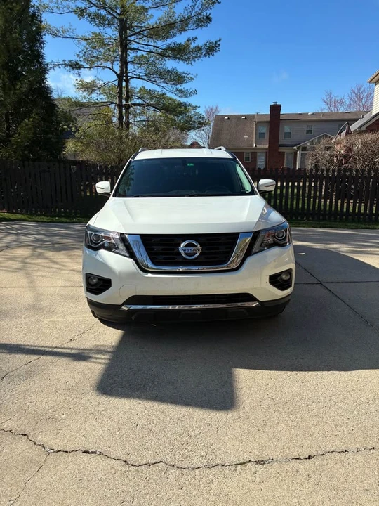 2017 Nissan Pathfinder 4th Gen - Image 4 of 11