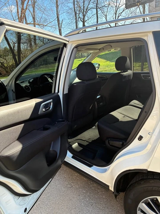 2017 Nissan Pathfinder 4th Gen - Image 6 of 11