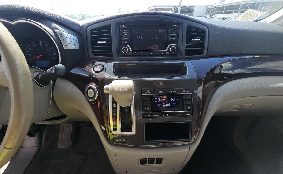 2017 Nissan Quest - Image 12 of 17