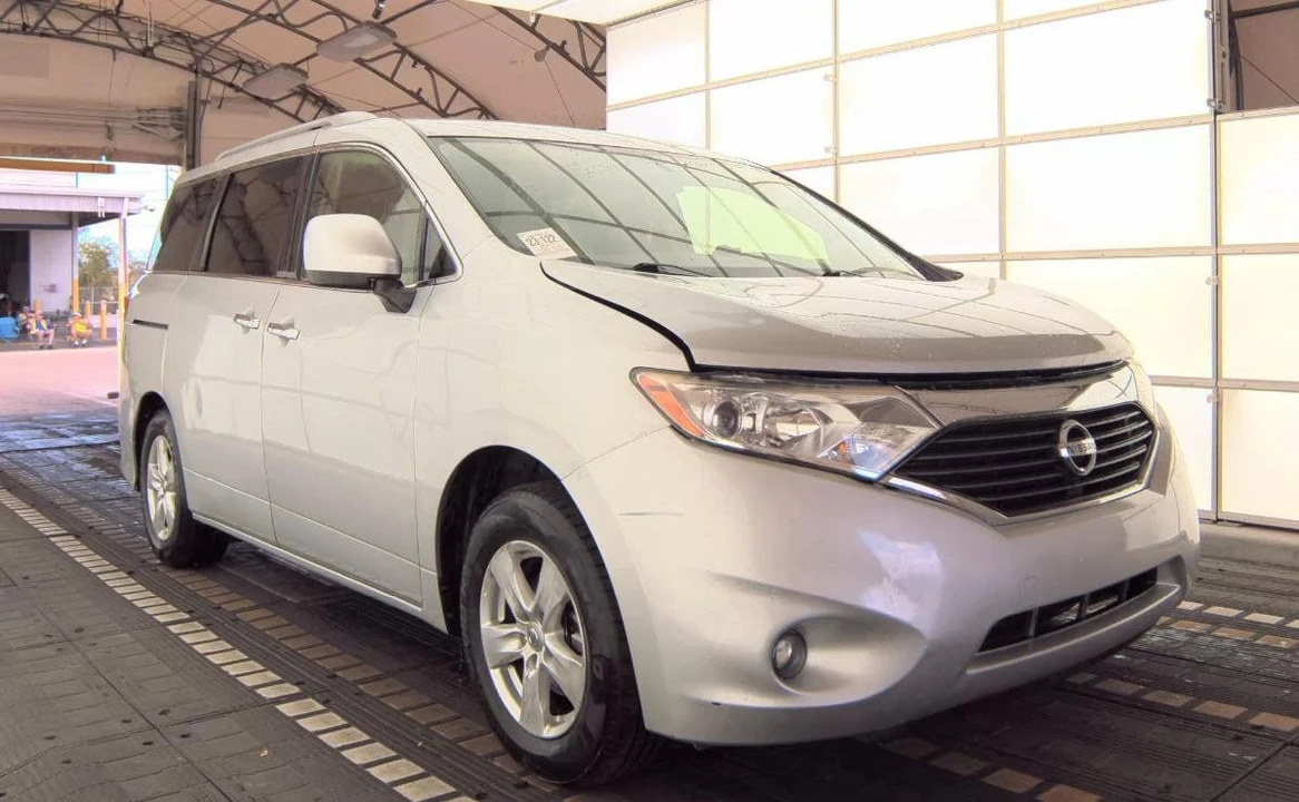 2017 Nissan Quest - Image 3 of 17