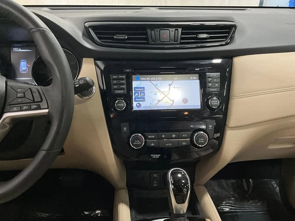 2017 Nissan Rogue - Image 6 of 16