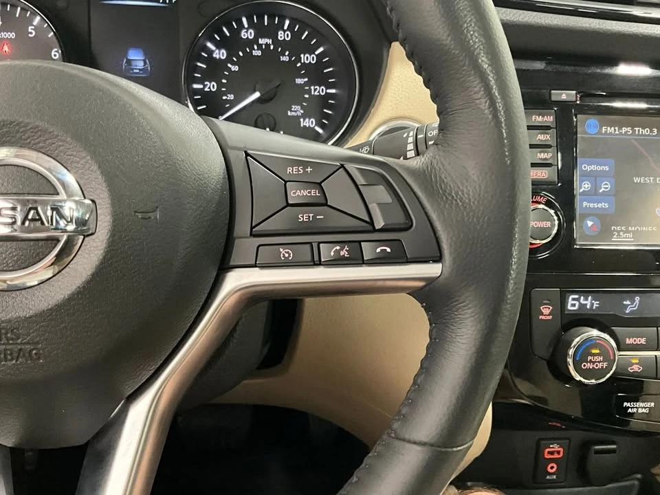 2017 Nissan Rogue - Image 11 of 16
