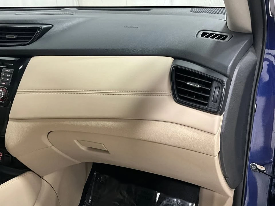 2017 Nissan Rogue - Image 8 of 16