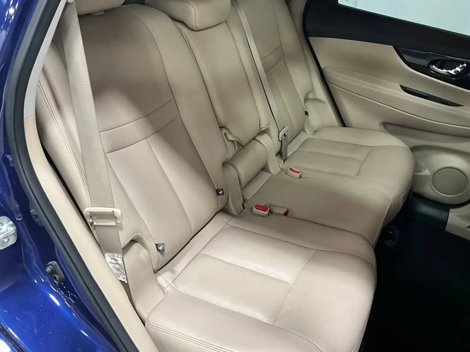 2017 Nissan Rogue - Image 15 of 16