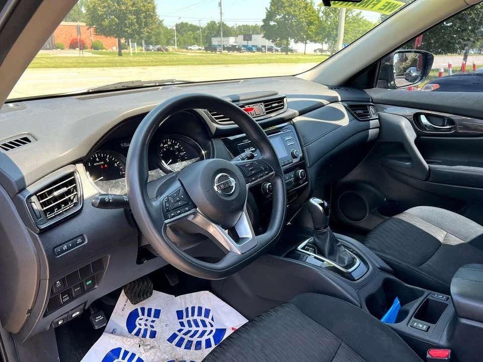 2017 Nissan Rogue - Image 15 of 20