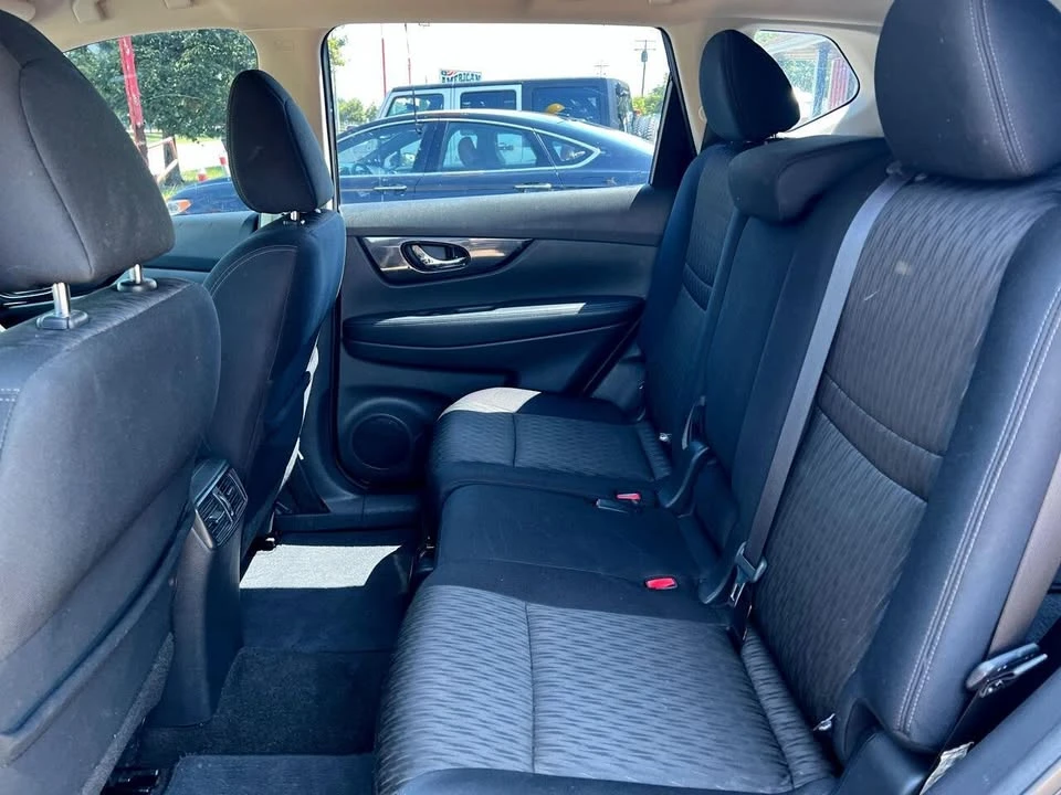 2017 Nissan Rogue - Image 12 of 20