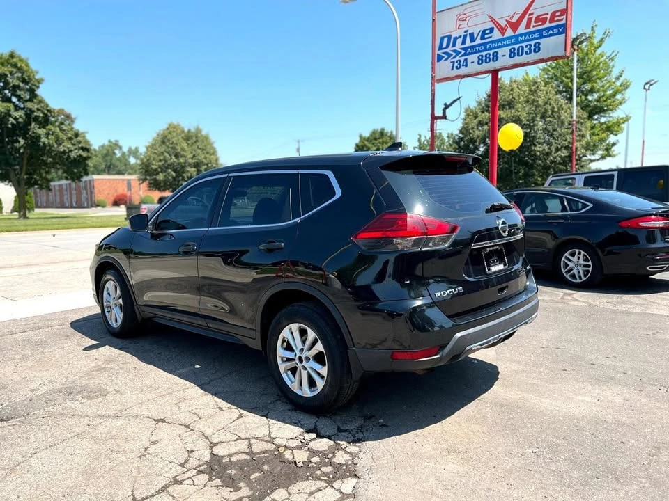 2017 Nissan Rogue - Image 4 of 20