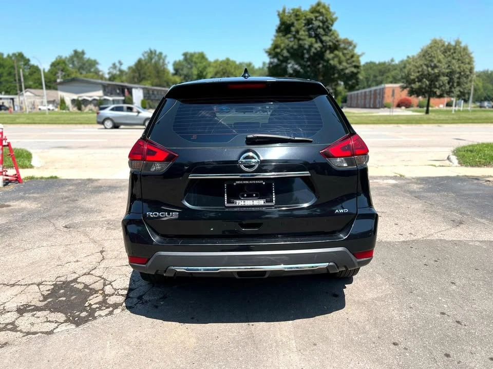 2017 Nissan Rogue - Image 5 of 20