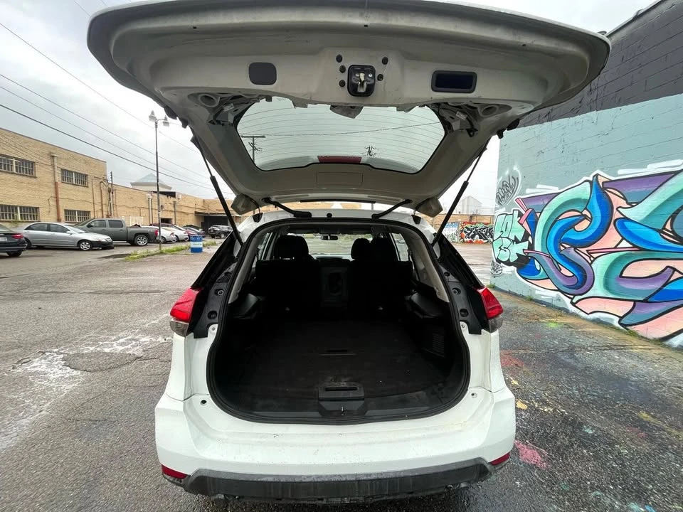 2017 Nissan Rogue - Image 7 of 8