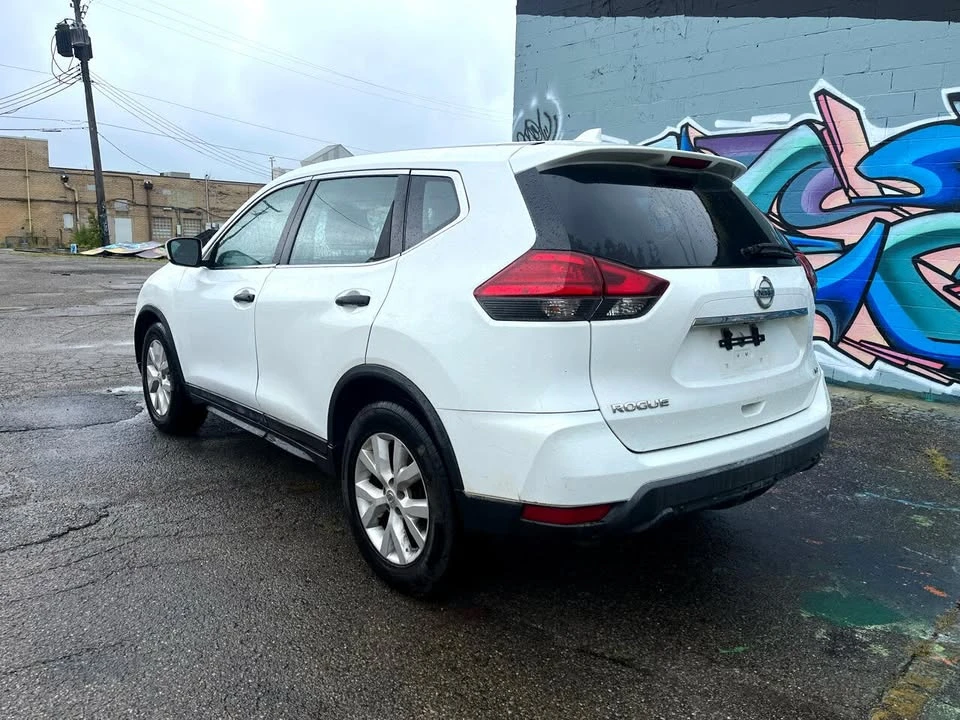 2017 Nissan Rogue - Image 2 of 8
