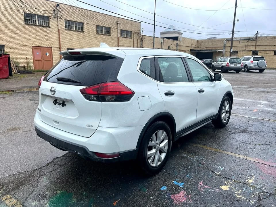 2017 Nissan Rogue - Image 3 of 8