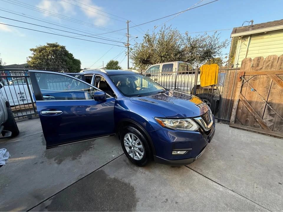 2017 Nissan Rogue - Image 6 of 6