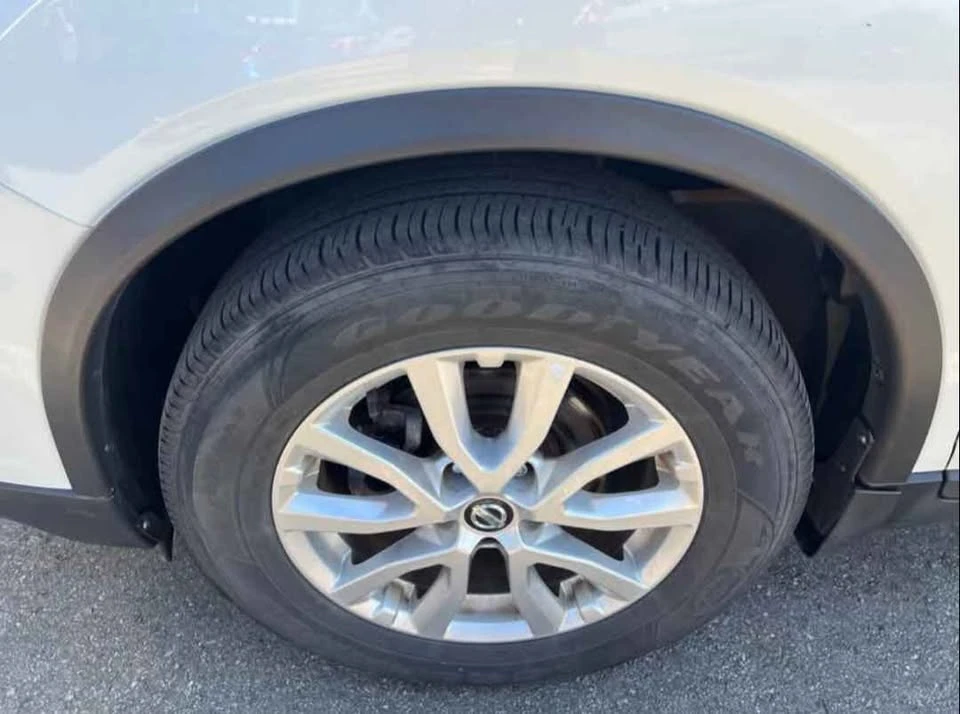 2017 Nissan Rogue - Image 3 of 10