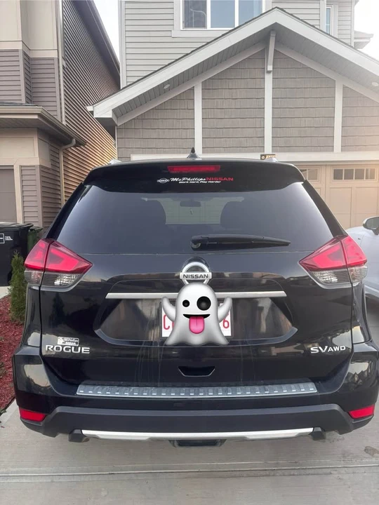 2017 Nissan Rogue - Image 4 of 11