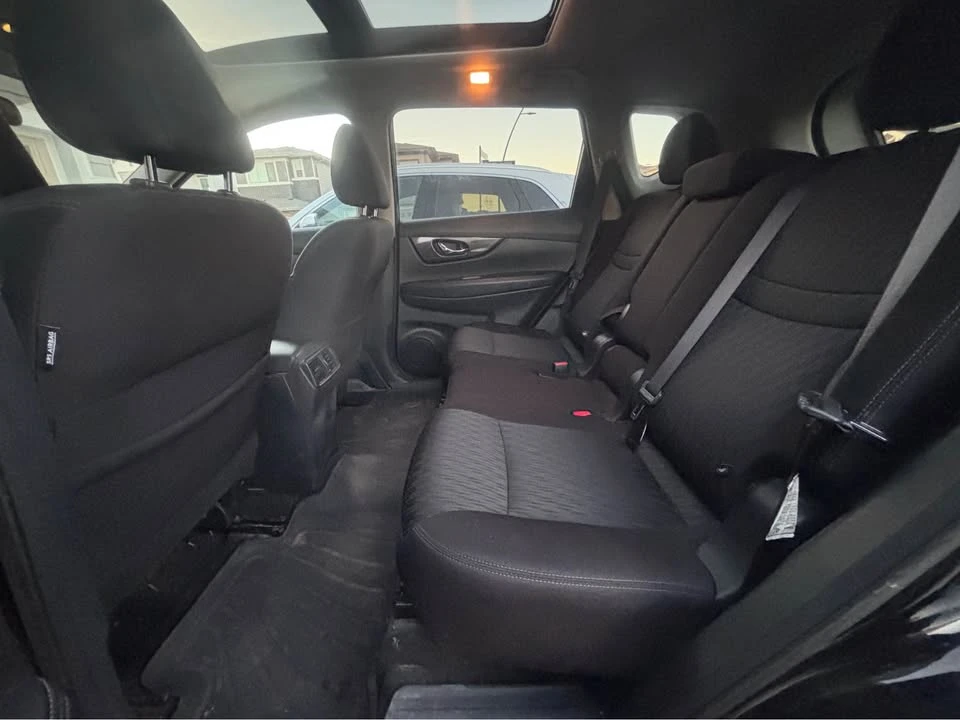 2017 Nissan Rogue - Image 10 of 11