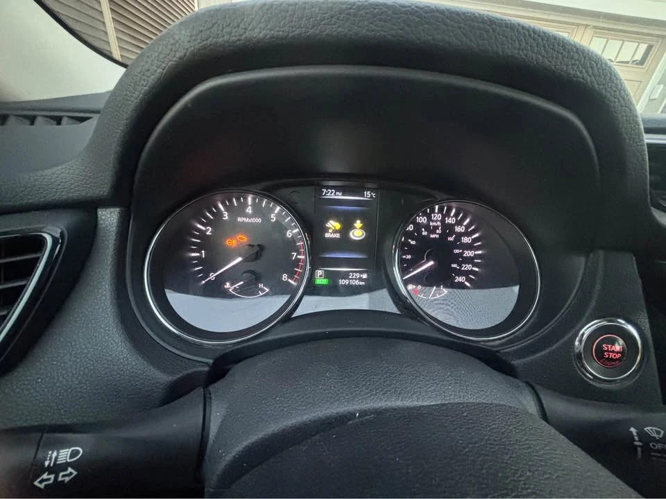 2017 Nissan Rogue - Image 6 of 11