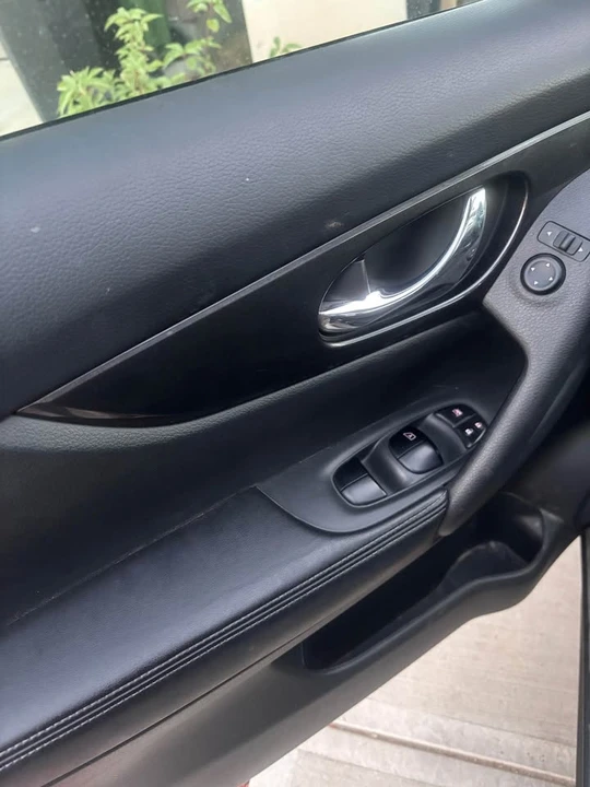 2017 Nissan Rogue - Image 9 of 11