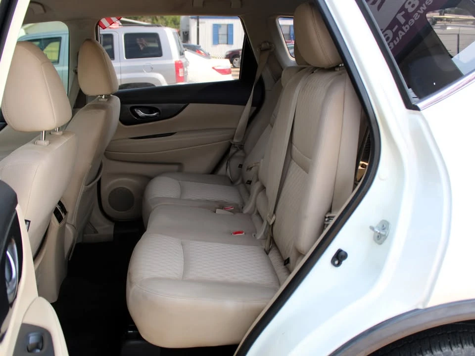 2017 Nissan Rogue - Image 19 of 20