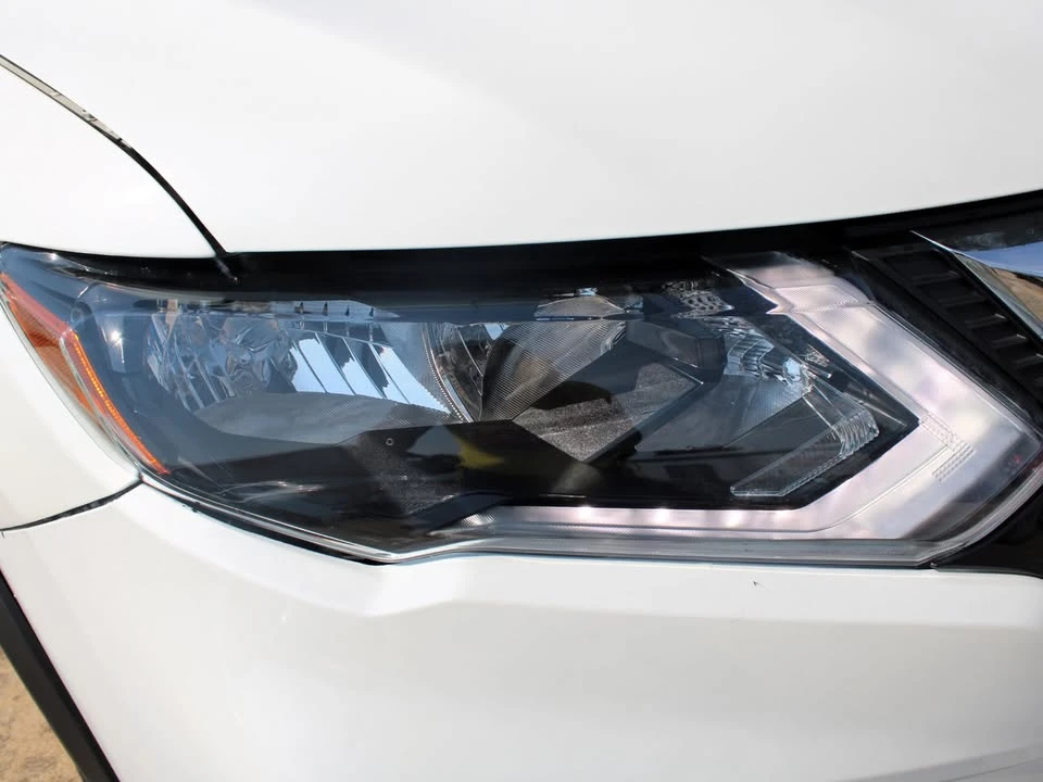 2017 Nissan Rogue - Image 13 of 20