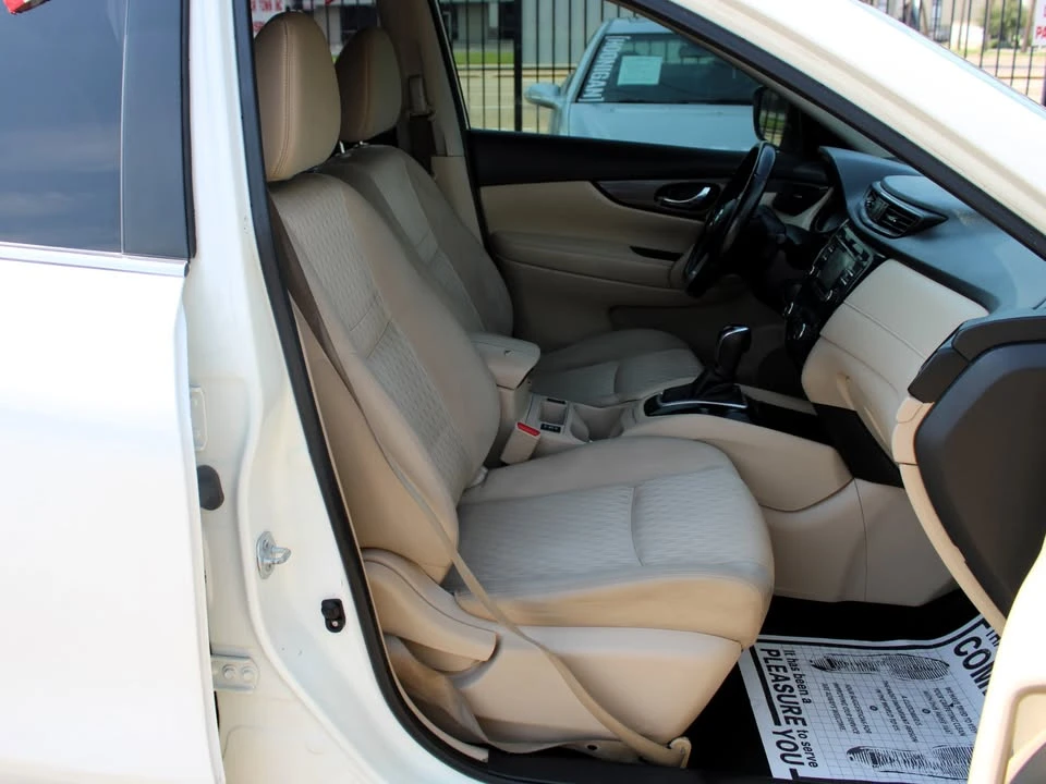 2017 Nissan Rogue - Image 16 of 20