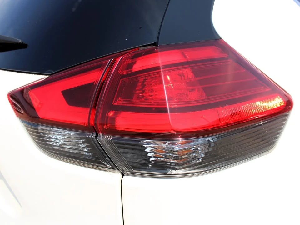2017 Nissan Rogue - Image 14 of 20