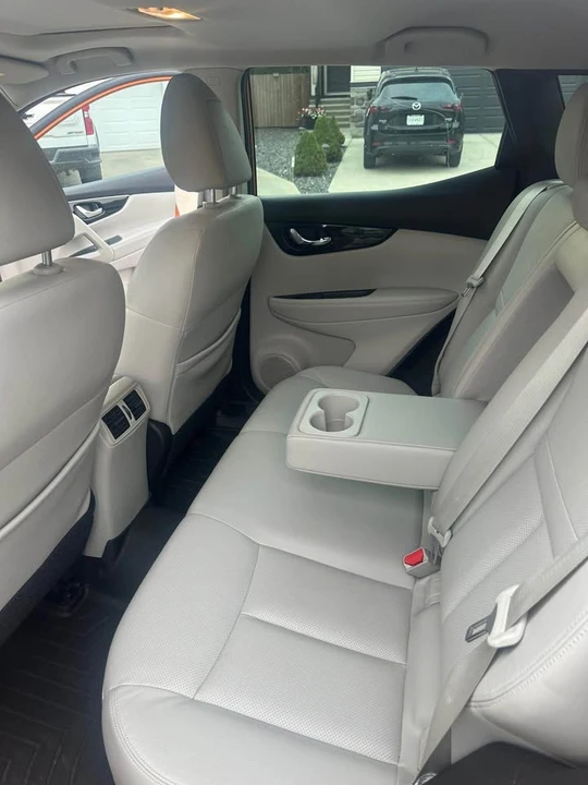 2017 Nissan Rogue - Image 4 of 12