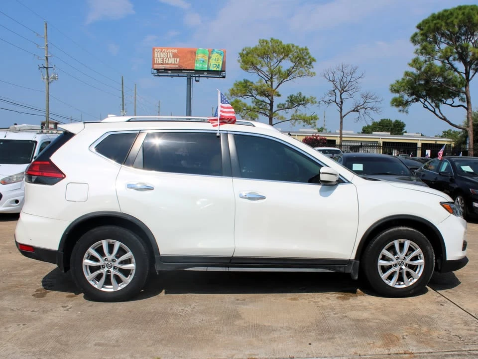 2017 Nissan Rogue - Image 5 of 20