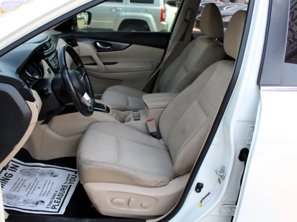 2017 Nissan Rogue - Image 18 of 20