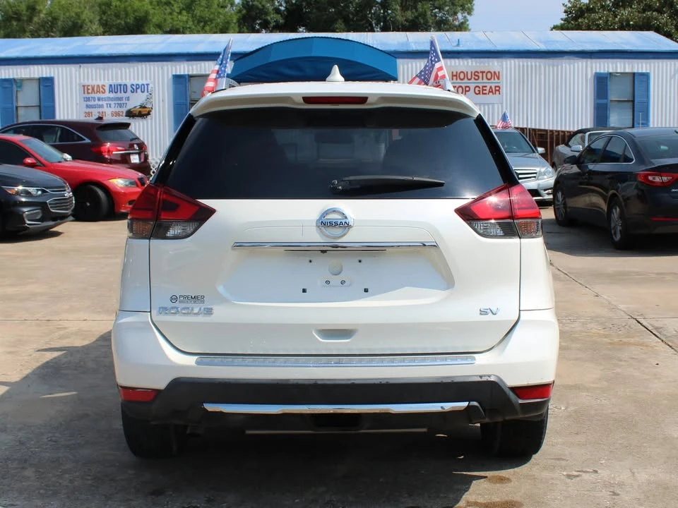 2017 Nissan Rogue - Image 12 of 20