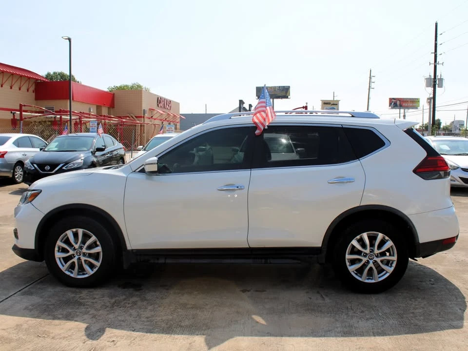 2017 Nissan Rogue - Image 6 of 20