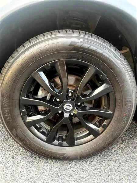 2017 Nissan Rogue - Image 16 of 18