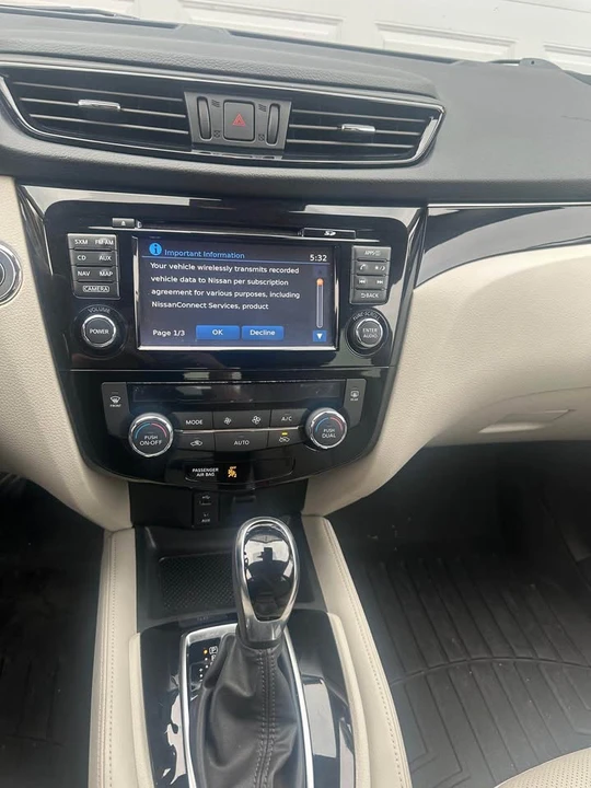 2017 Nissan Rogue - Image 9 of 12