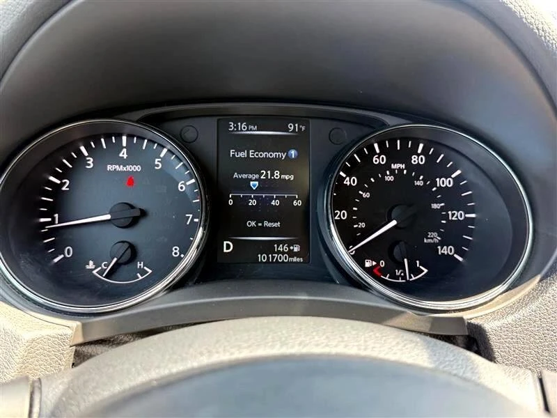 2017 Nissan Rogue - Image 10 of 18