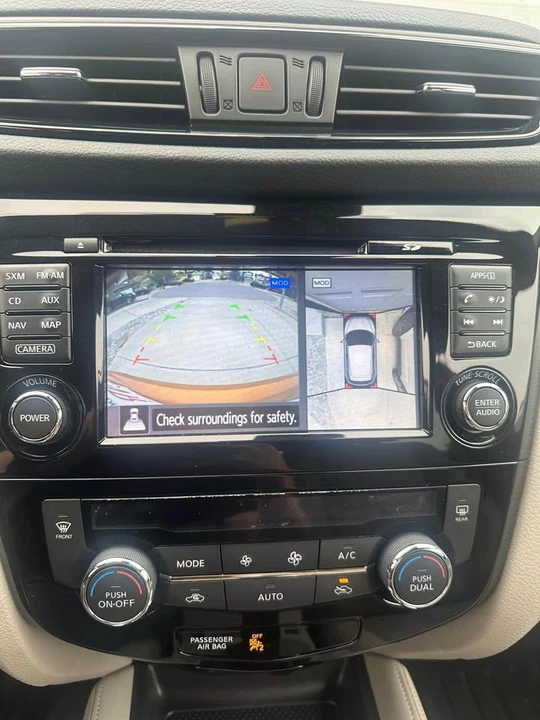2017 Nissan Rogue - Image 10 of 12