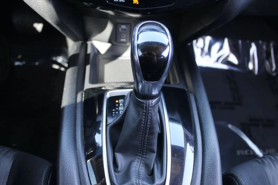2017 Nissan Rogue - Image 17 of 20