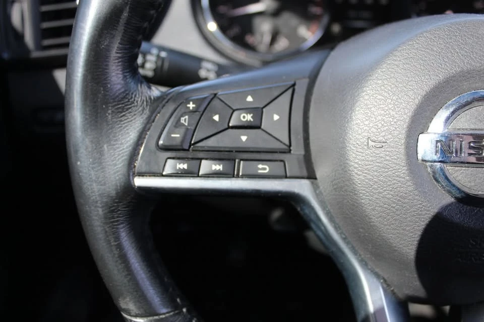 2017 Nissan Rogue - Image 13 of 20