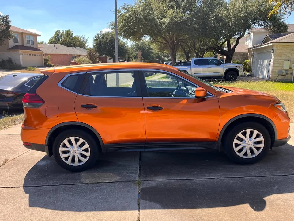 2017 Nissan Rogue - Image 5 of 8