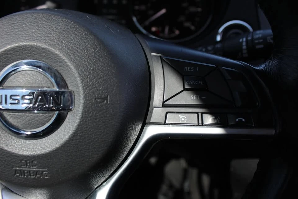 2017 Nissan Rogue - Image 14 of 20
