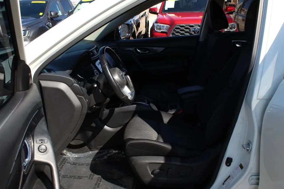 2017 Nissan Rogue - Image 19 of 20