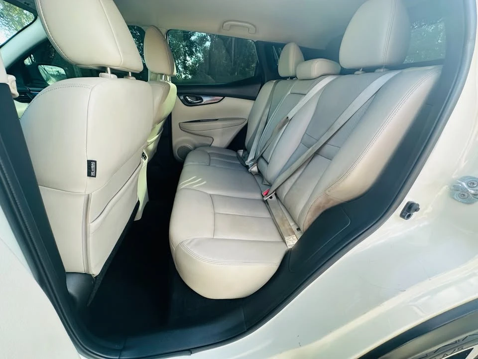 2017 Nissan Rogue - Image 6 of 7